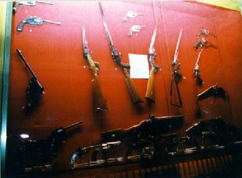 Алмерия. Музей с пушками из второго вестерна Леоне